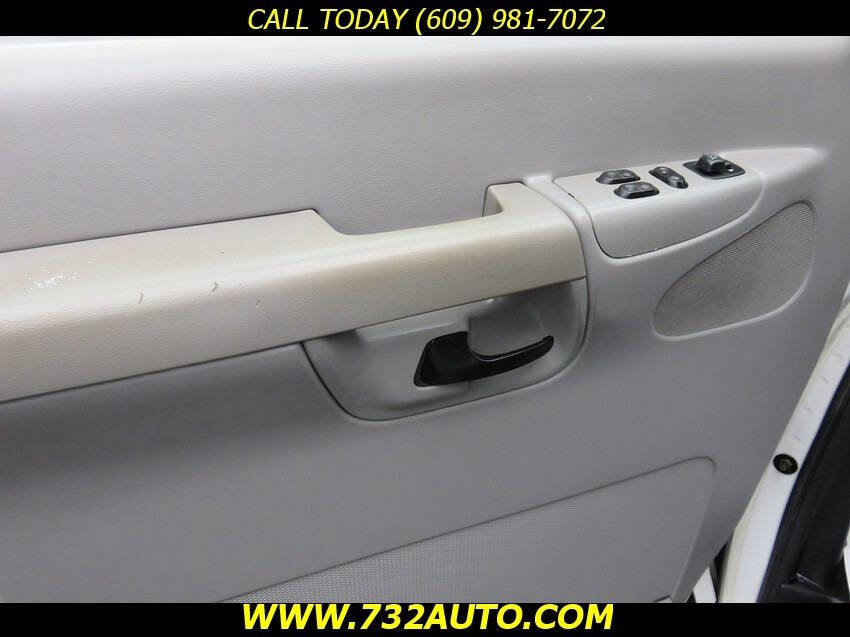 Used 2002 Ford E-150 and Econoline 150 RWD image 30