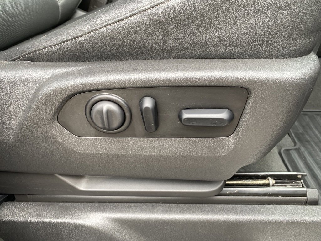 Used 2022 Chevrolet Silverado 2500 LTZ w/ LTZ Convenience Package image 17