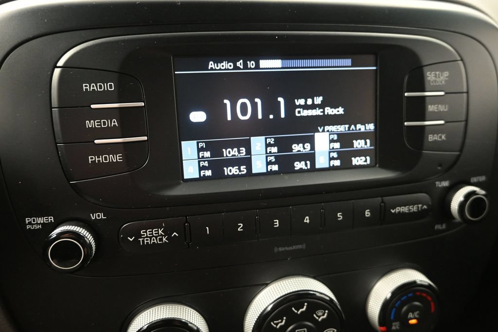 Used 2017 Kia Soul FWD image 16