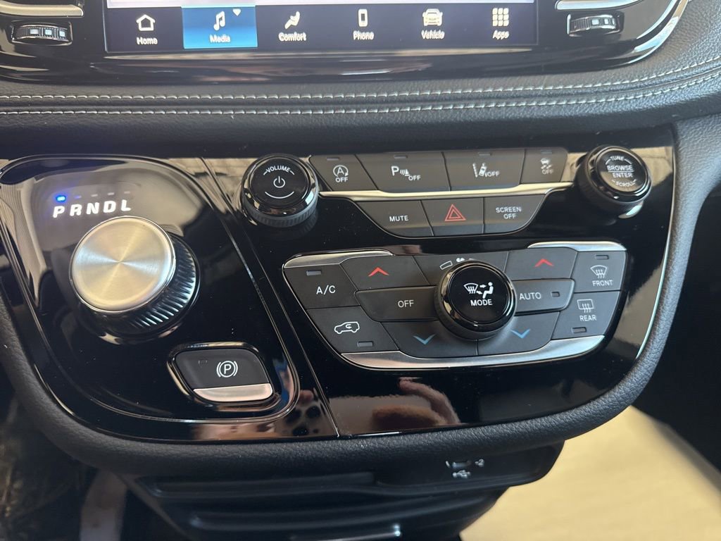 New 2026 Chrysler Pacifica Select image 27