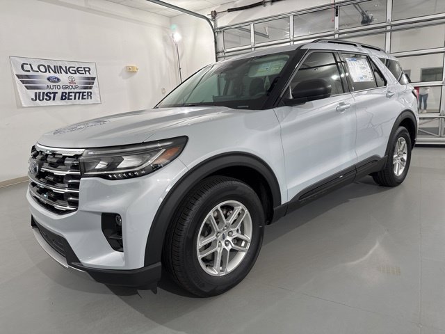 New 2026 Ford Explorer Active w/ Active Comfort Package RWD image 3