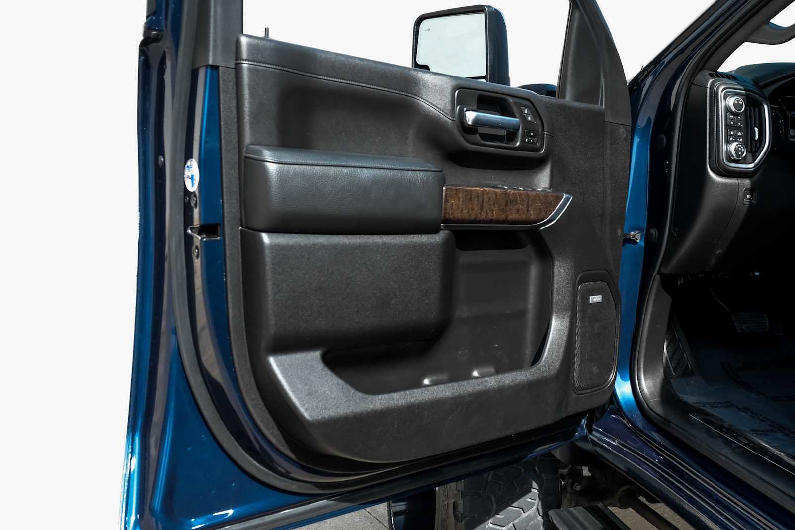 Used 2023 GMC Sierra 2500 Denali w/ Denali Ultimate Package image 45