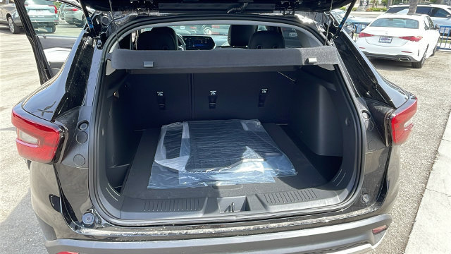 New 2026 Chevrolet Trax LT w/ LT Convenience Package FWD image 31