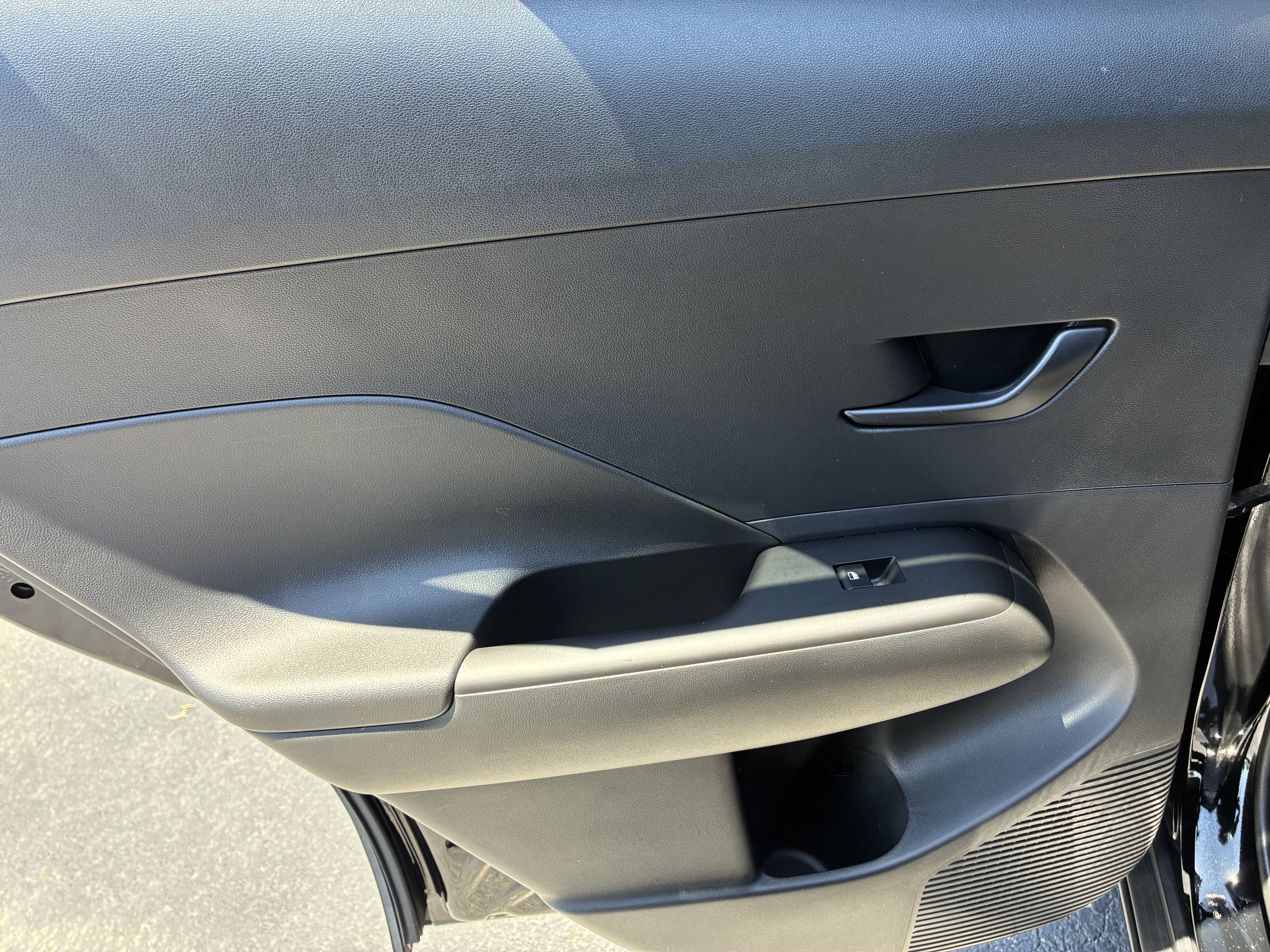 Used 2025 Hyundai Kona SEL FWD image 14