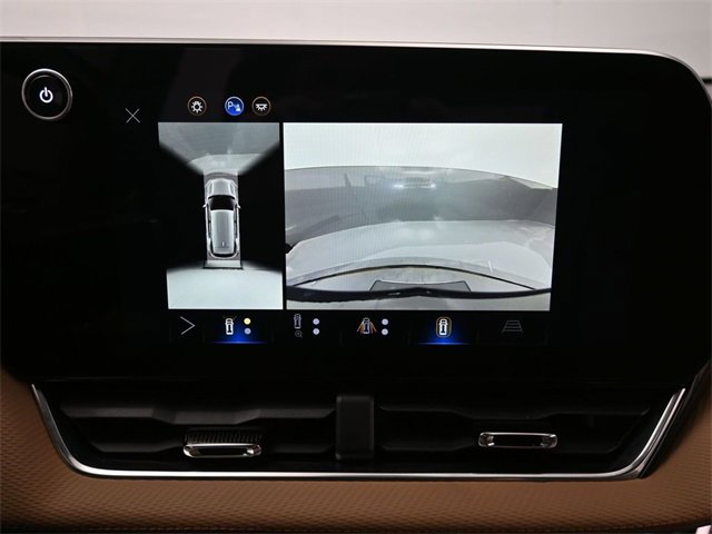 Used 2025 Chevrolet Equinox ACTIV w/ Safety and Technology Package image 32