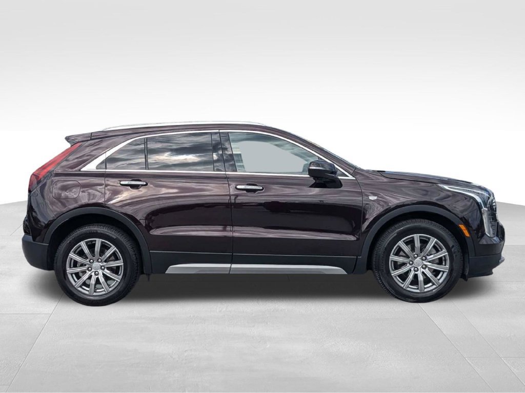 Used 2021 Cadillac XT4 Premium Luxury FWD image 3