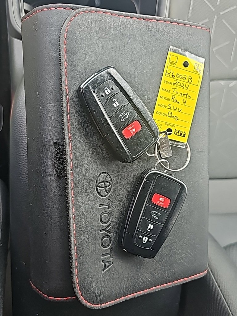 Used 2024 Toyota RAV4 XLE w/ Convenience Package image 26