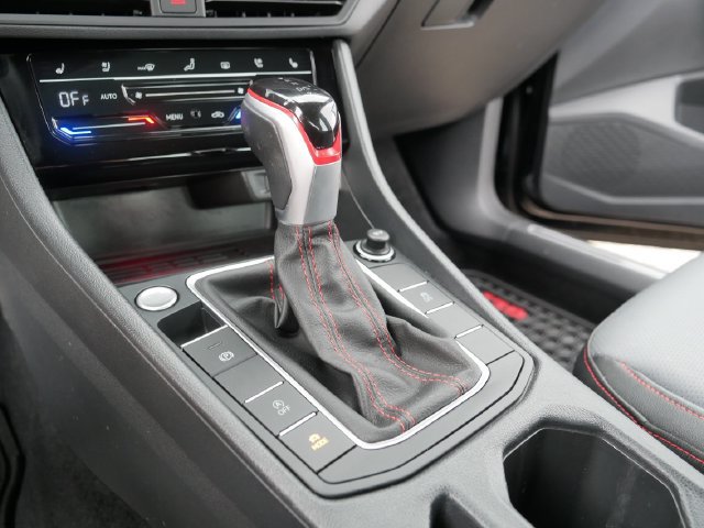 Certified 2025 Volkswagen Jetta GLI Autobahn FWD image 28