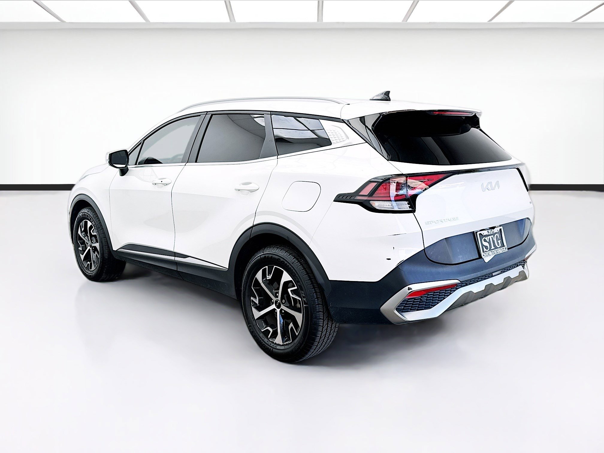 Used 2023 Kia Sportage EX image 6