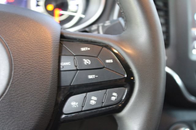 Used 2023 Jeep Cherokee Altitude Lux AWD/4WD image 17