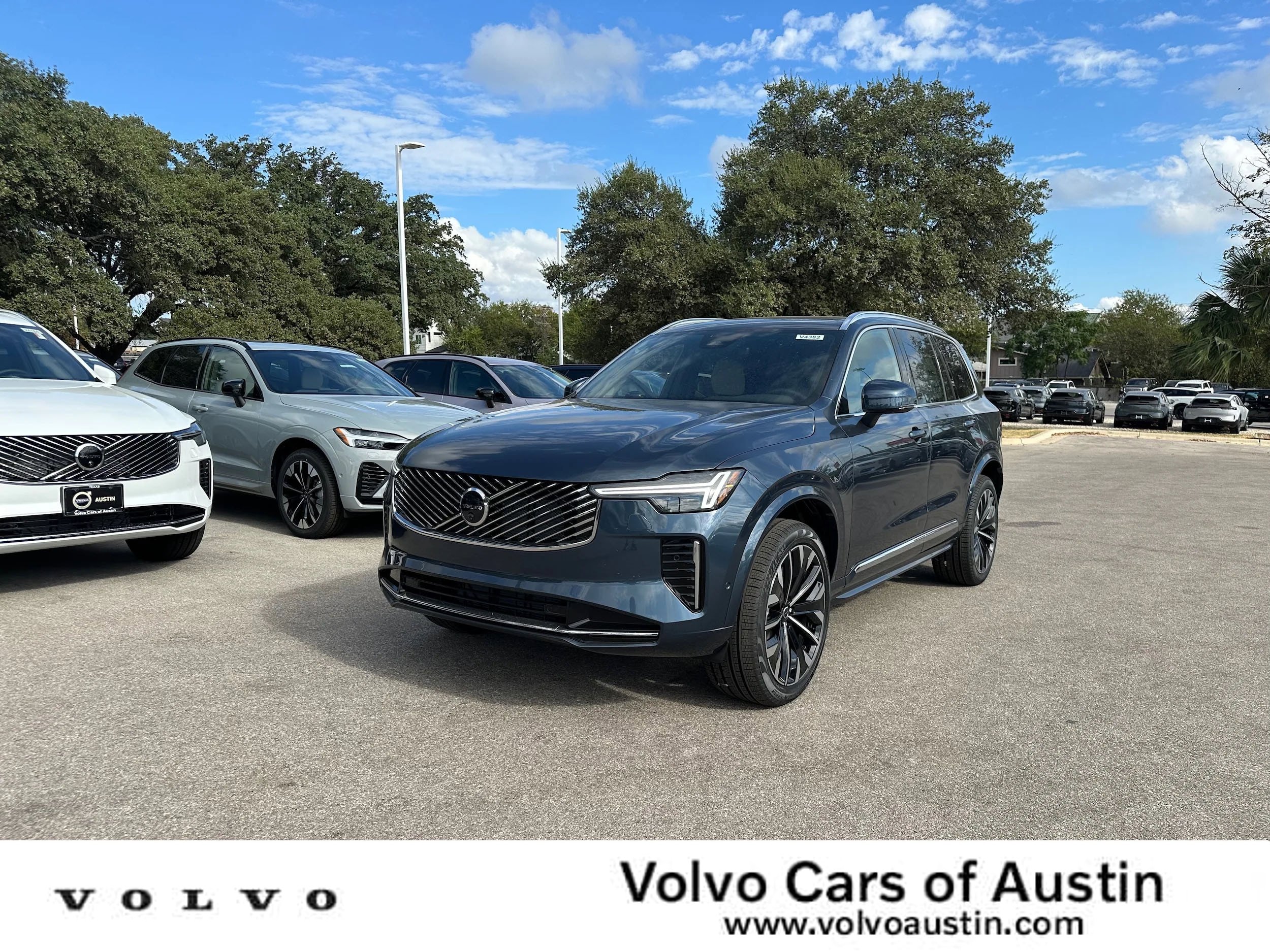 New 2026 Volvo XC90 B6 Plus w/ Protection Package Premier image 1