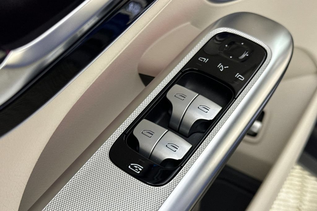Certified 2025 Mercedes-Benz GLC 300 4MATIC image 15