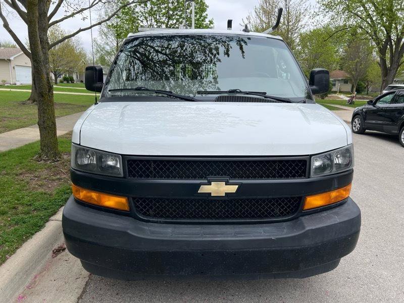 Used 2021 Chevrolet Express 2500 w/ Driver Convenience Package RWD image 3