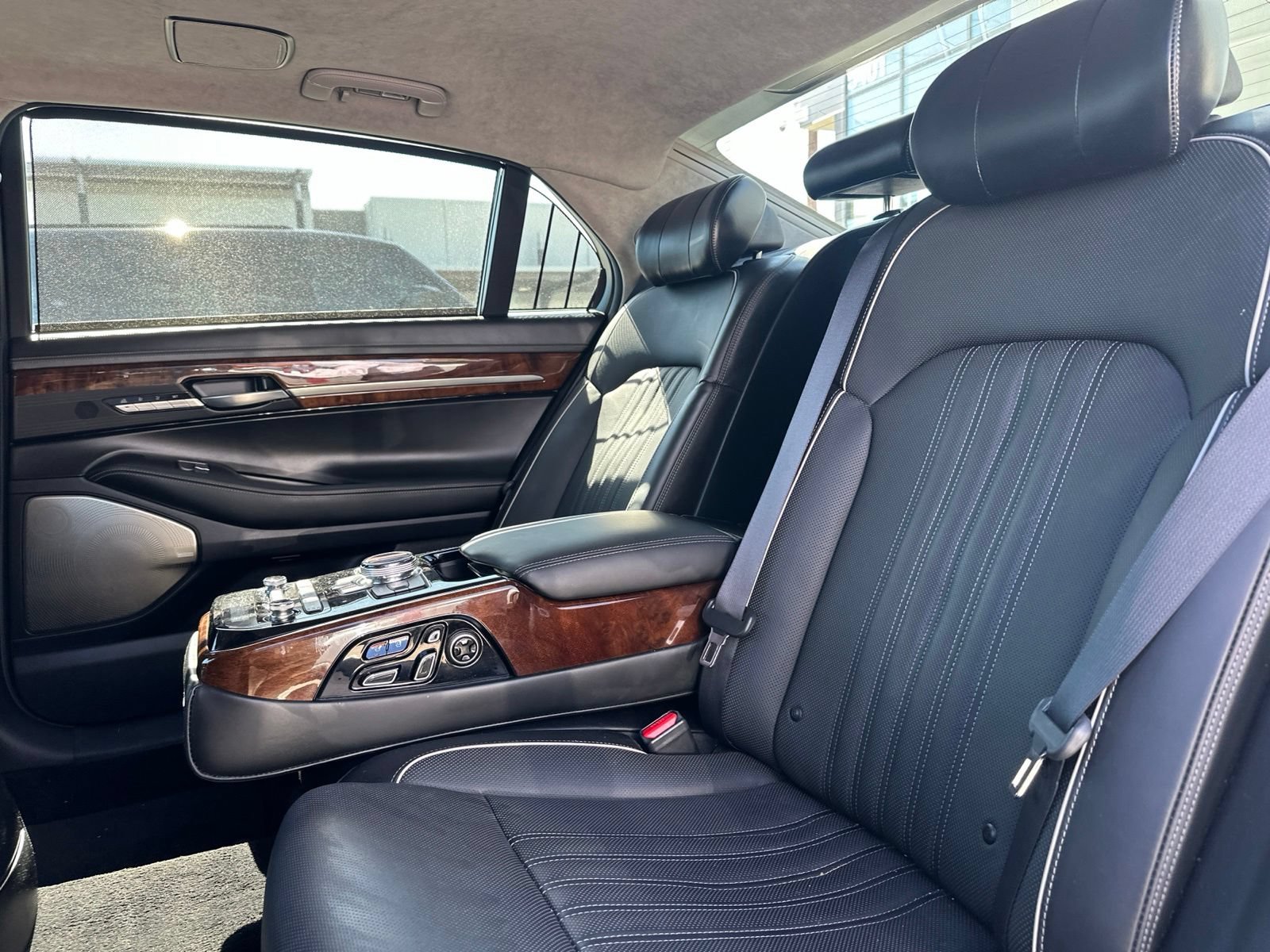 Used 2017 Genesis G90 5.0 Ultimate RWD image 21