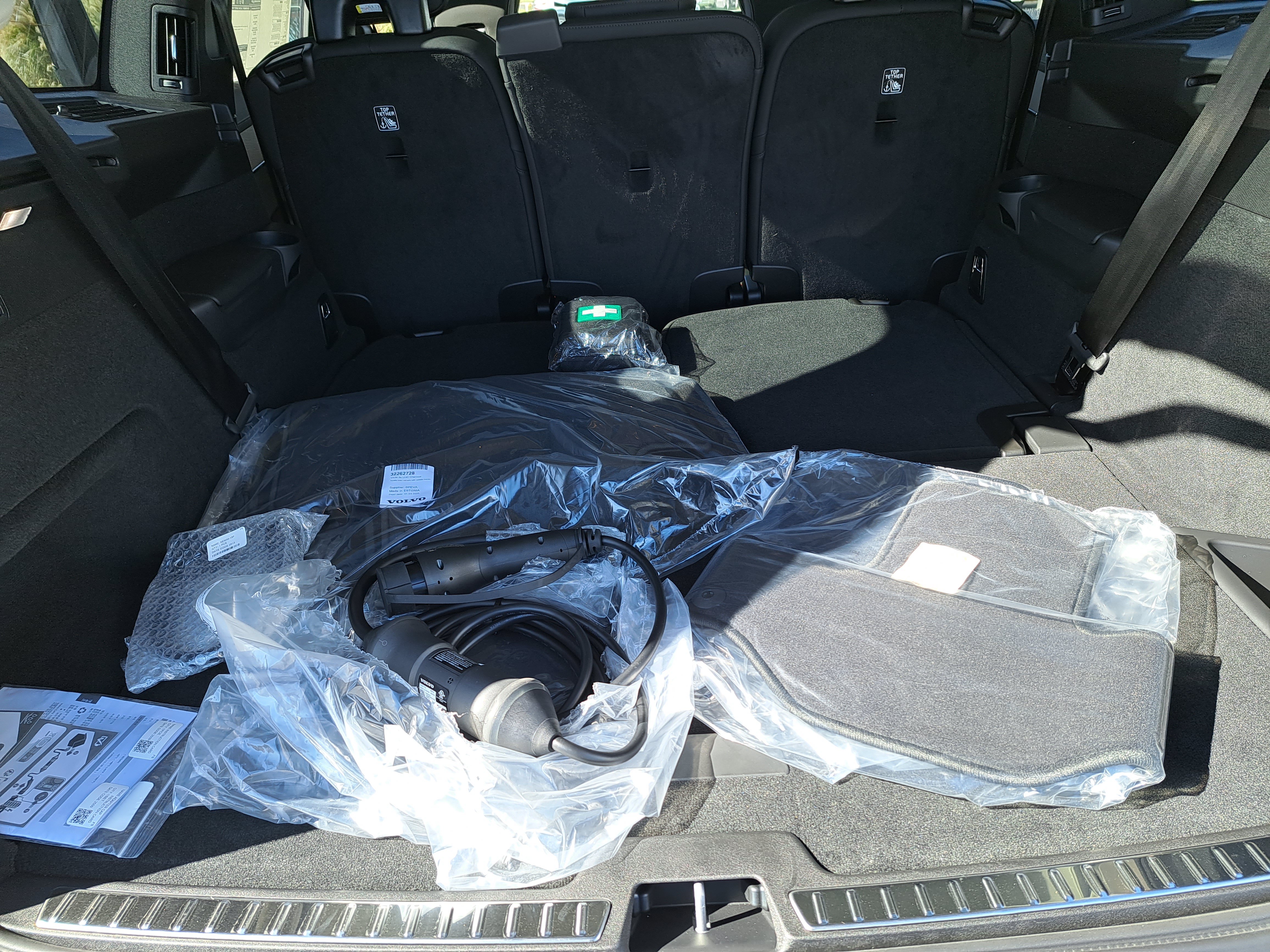 New 2026 Volvo XC90 T8 Plus w/ Protection Package Premier AWD/4WD image 8