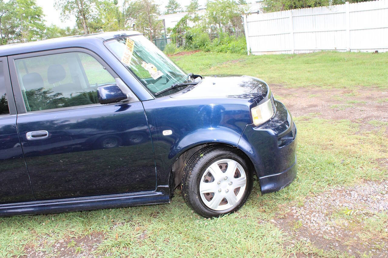 Used 2005 Scion xB FWD image 4