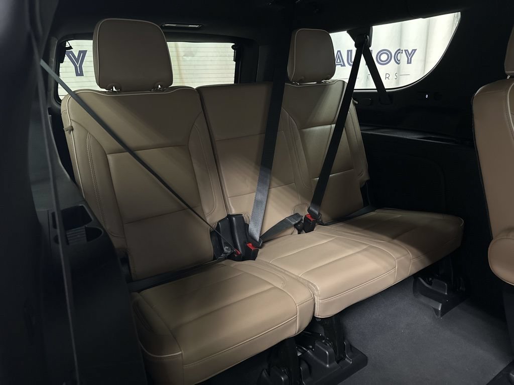 Used 2021 Chevrolet Suburban Premier w/ Premium Package AWD/4WD image 22