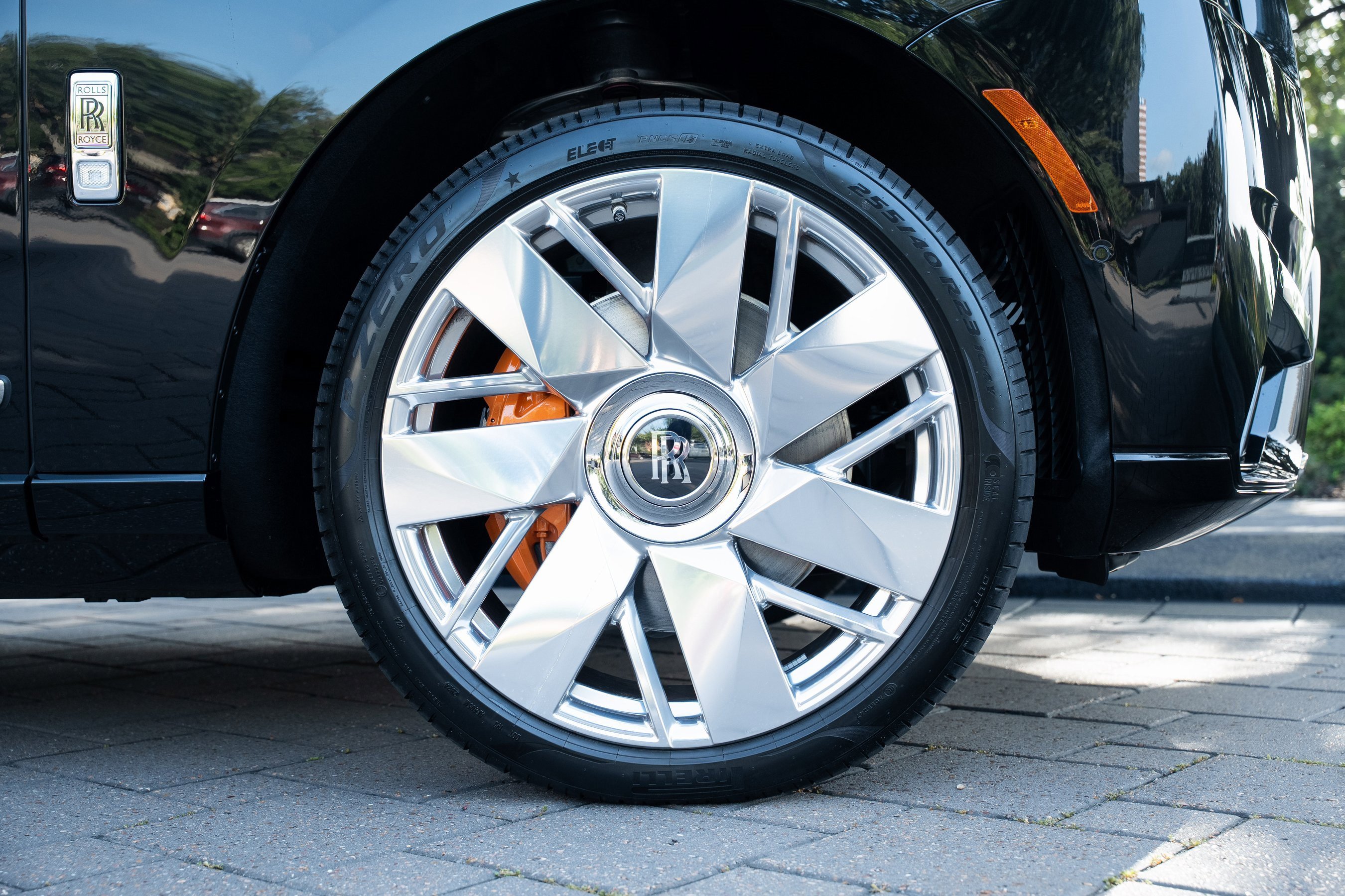 Used 2025 Rolls-Royce Cullinan image 6