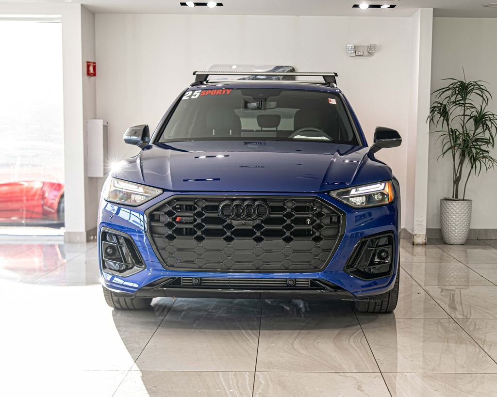 Used 2025 Audi SQ5 Premium Plus w/ Premium Plus Package image 3