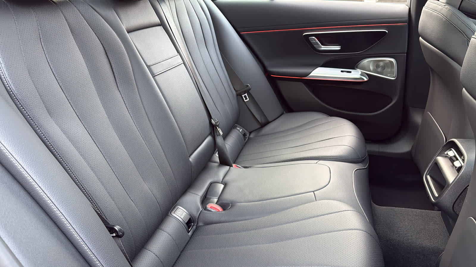 New 2026 Mercedes-Benz E 350 4MATIC Sedan image 33