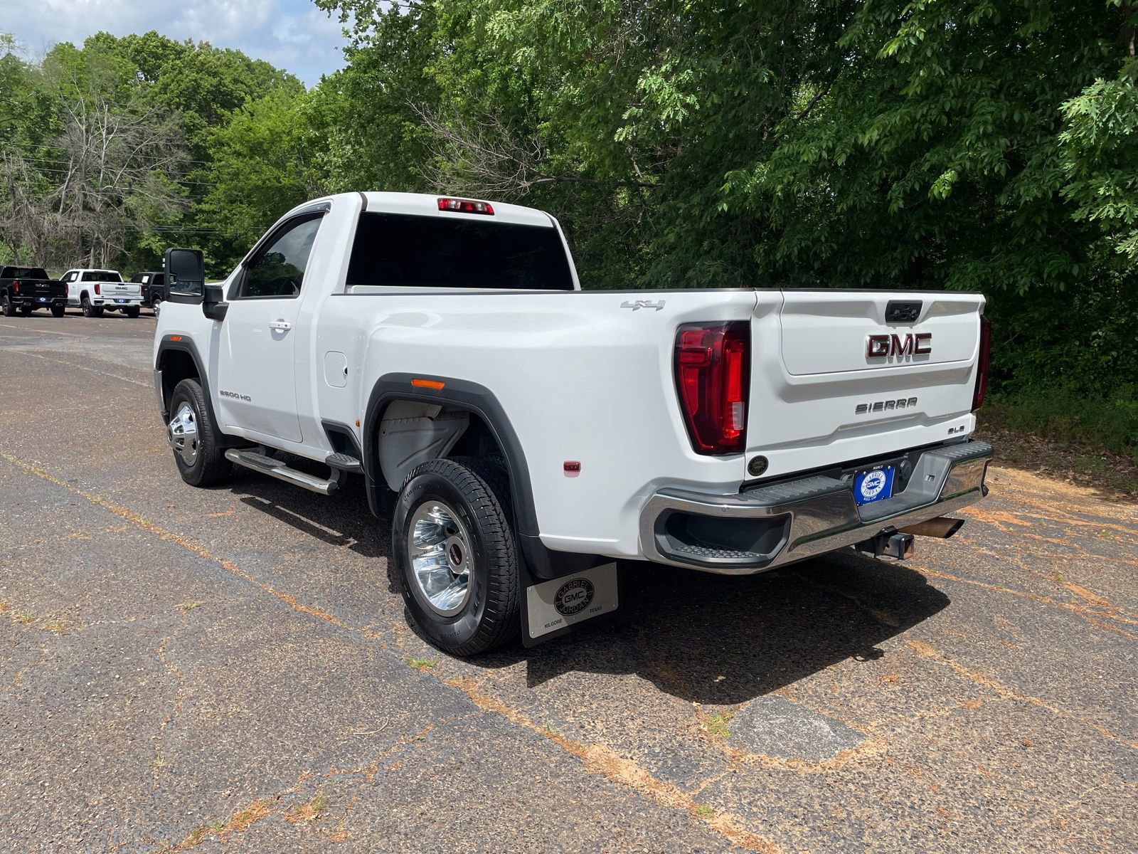Used 2022 GMC Sierra 3500 SLE w/ SLE Convenience Package AWD/4WD image 3