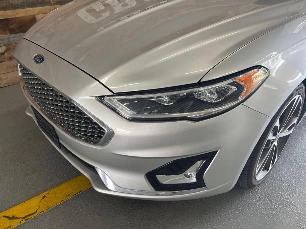 Used 2019 Ford Fusion Titanium FWD image 3