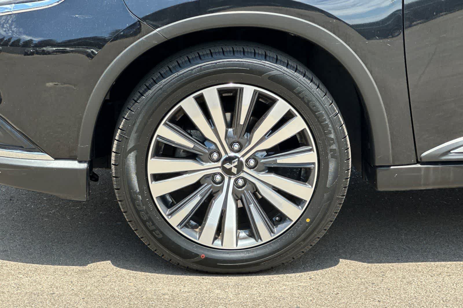 Used 2020 Mitsubishi Outlander SE AWD/4WD image 35