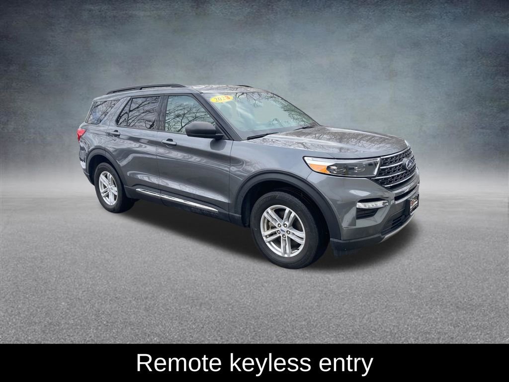 Used 2023 Ford Explorer XLT w/ Equipment Group 202A image 9