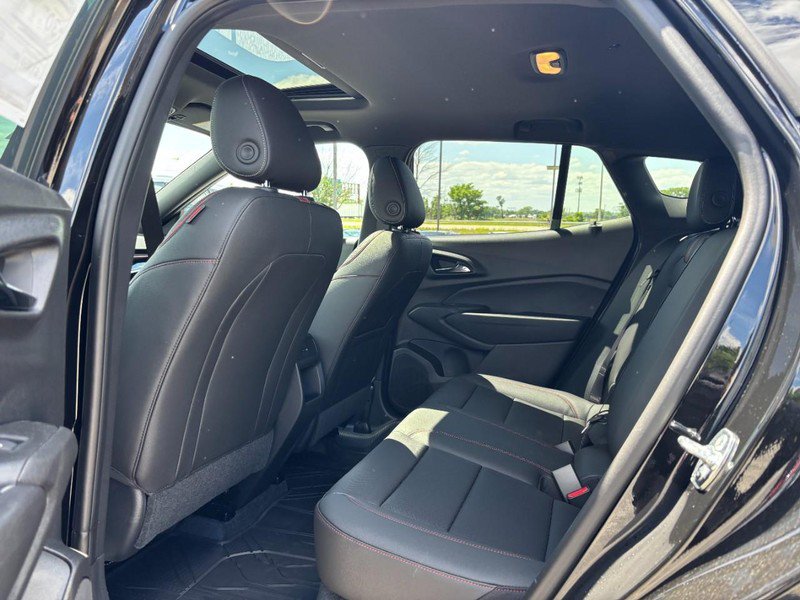 New 2026 Chevrolet Trax RS w/ Sunroof Package FWD image 5