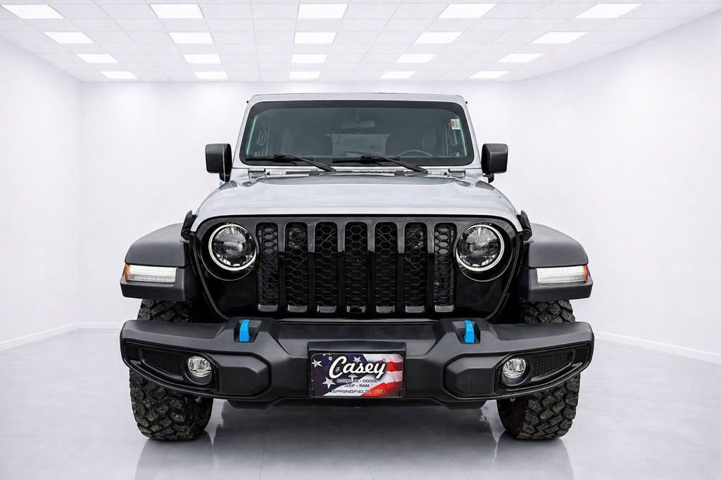 Used 2023 Jeep Wrangler Unlimited w/ Cold Weather Group AWD/4WD image 5