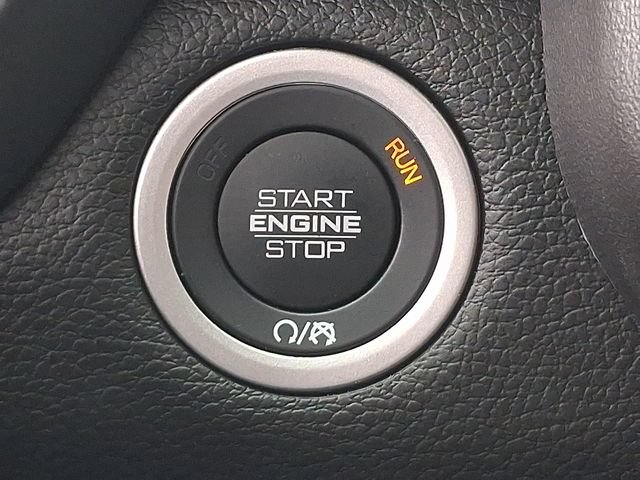 Used 2025 RAM 5500 4x4 Crew Cab image 25