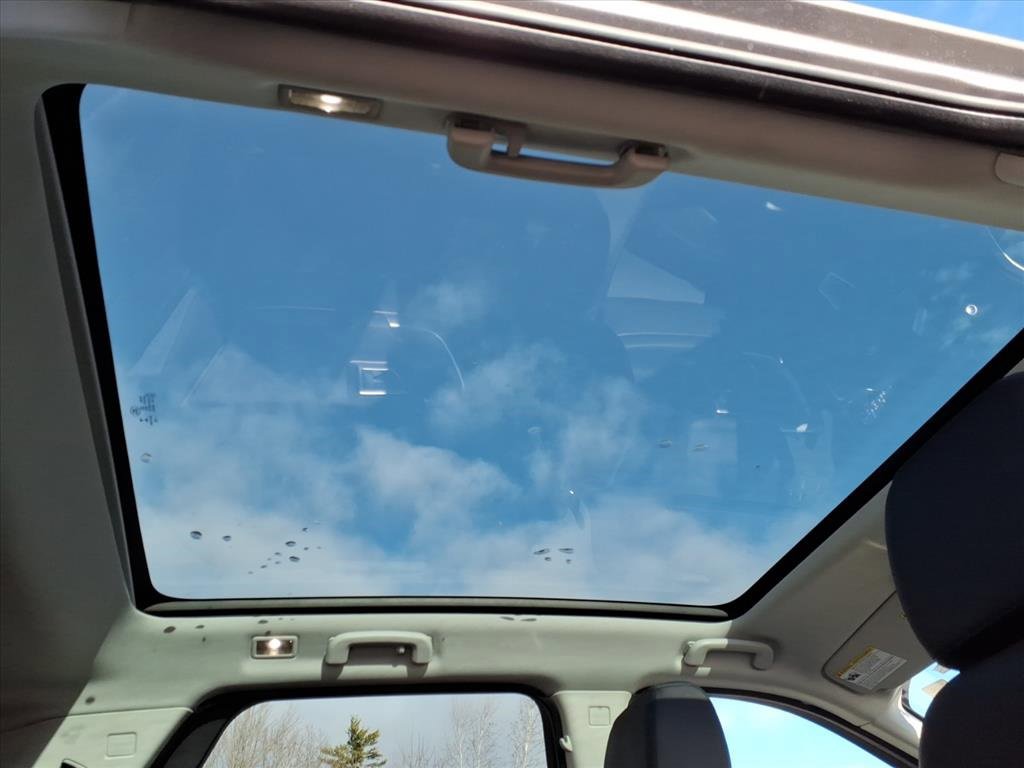 Used 2017 Land Rover Discovery Sport HSE image 9