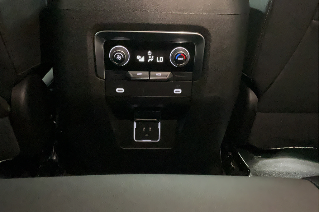 Used 2024 Chevrolet Suburban LT AWD/4WD image 22