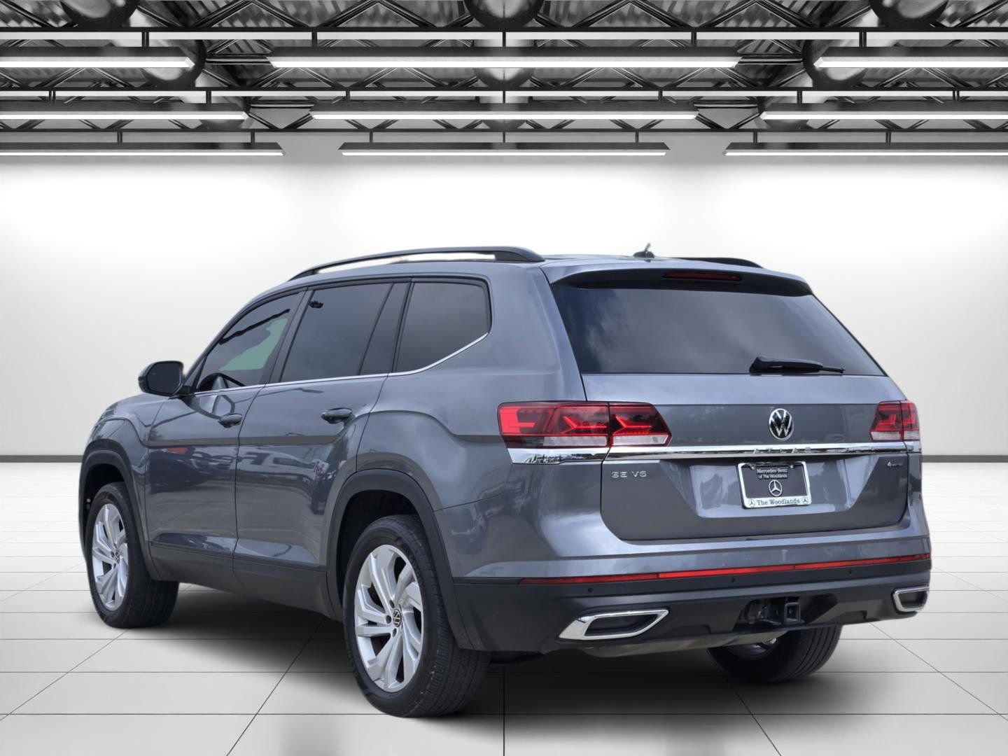 Used 2023 Volkswagen Atlas SE w/ Panoramic Sunroof Package image 9