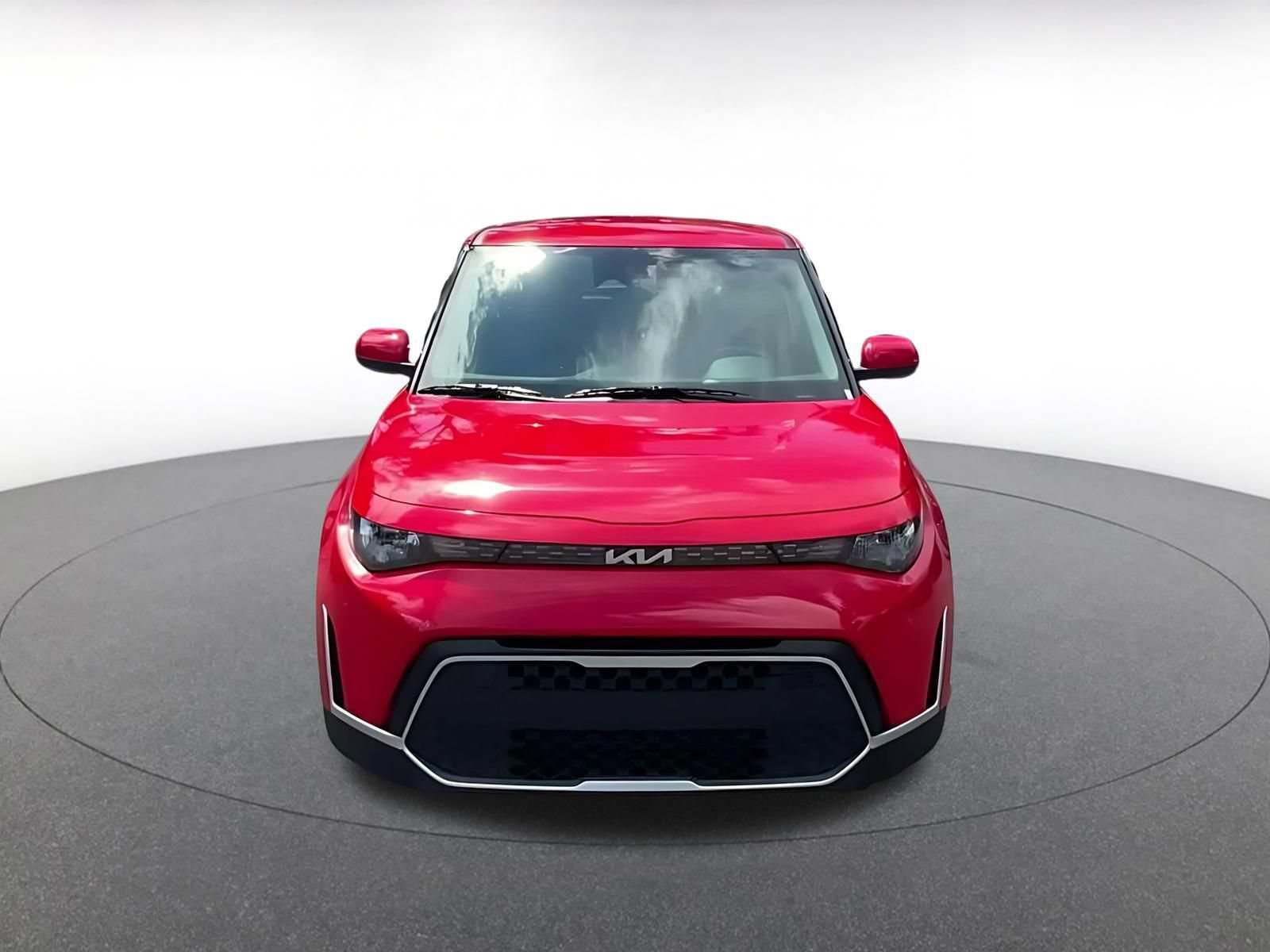 Used 2025 Kia Soul LX w/ LX Technology Package FWD image 4