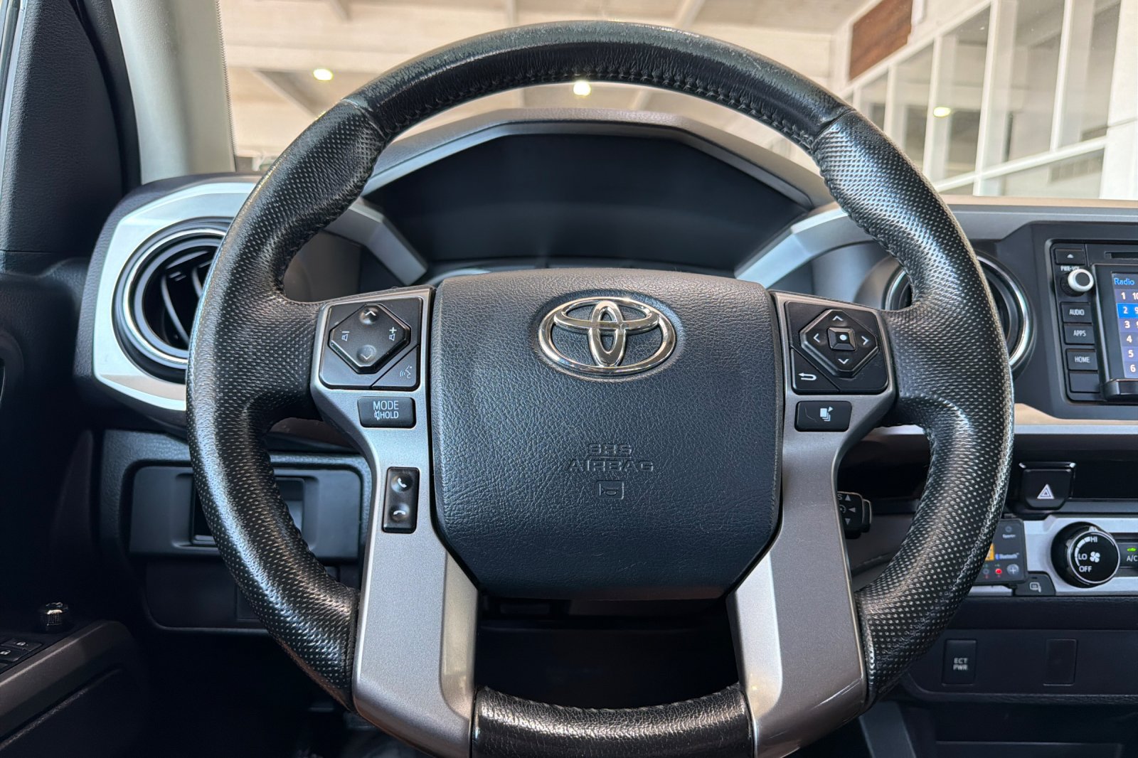 Used 2016 Toyota Tacoma SR5 RWD image 20