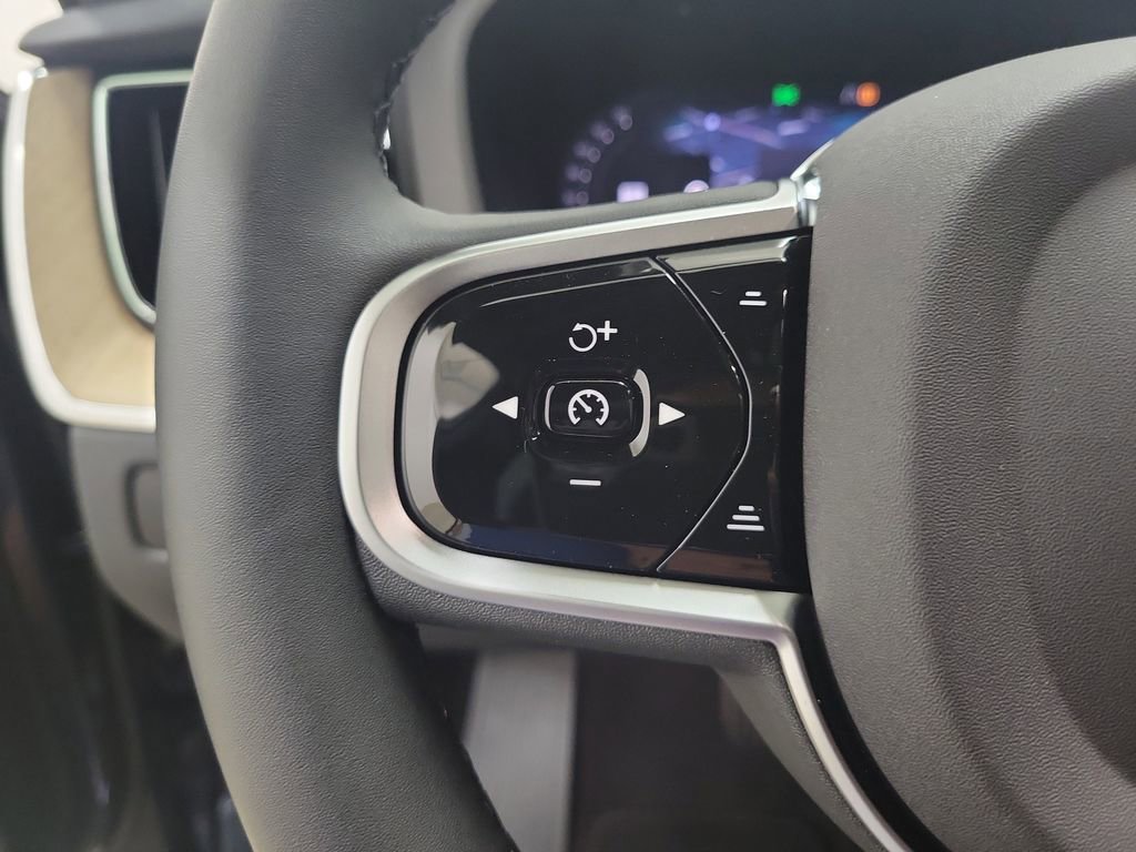 New 2026 Volvo XC60 B5 Plus w/ Protection Package Premier image 24