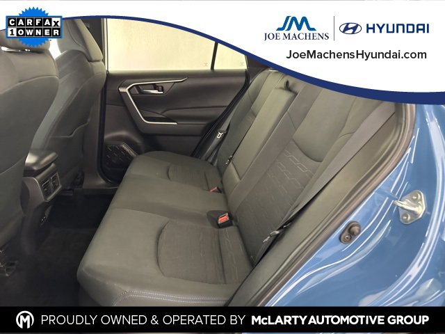Used 2024 Toyota RAV4 SE image 29