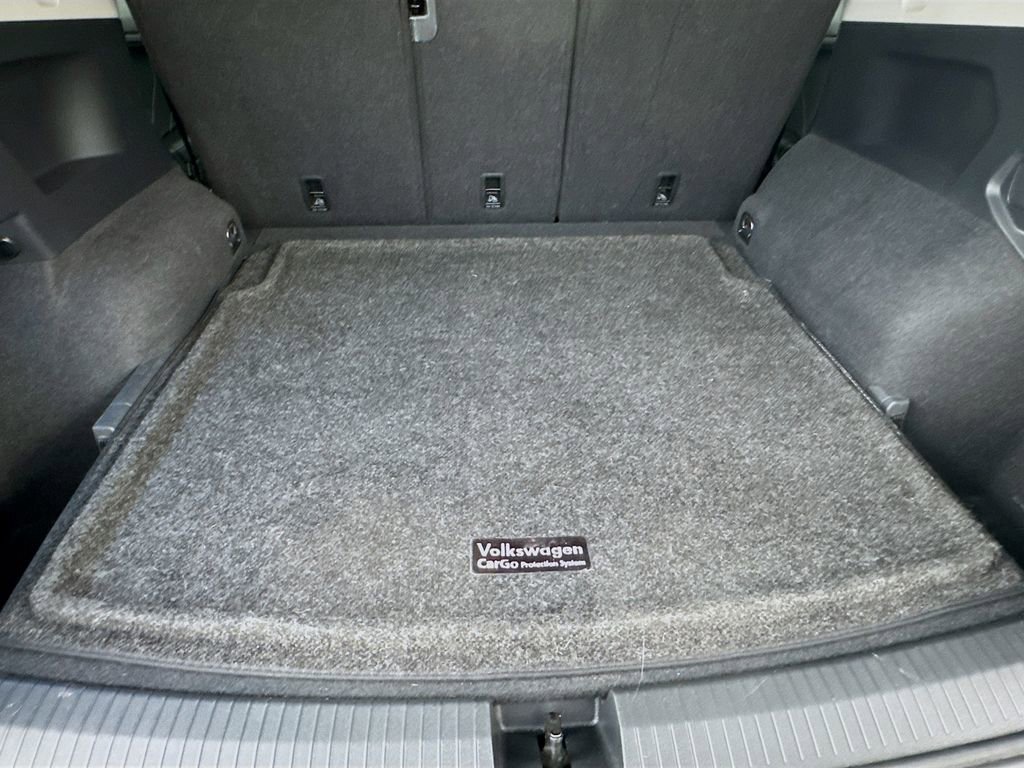 Used 2022 Volkswagen Tiguan SE w/ Panoramic Sunroof Package AWD/4WD image 32
