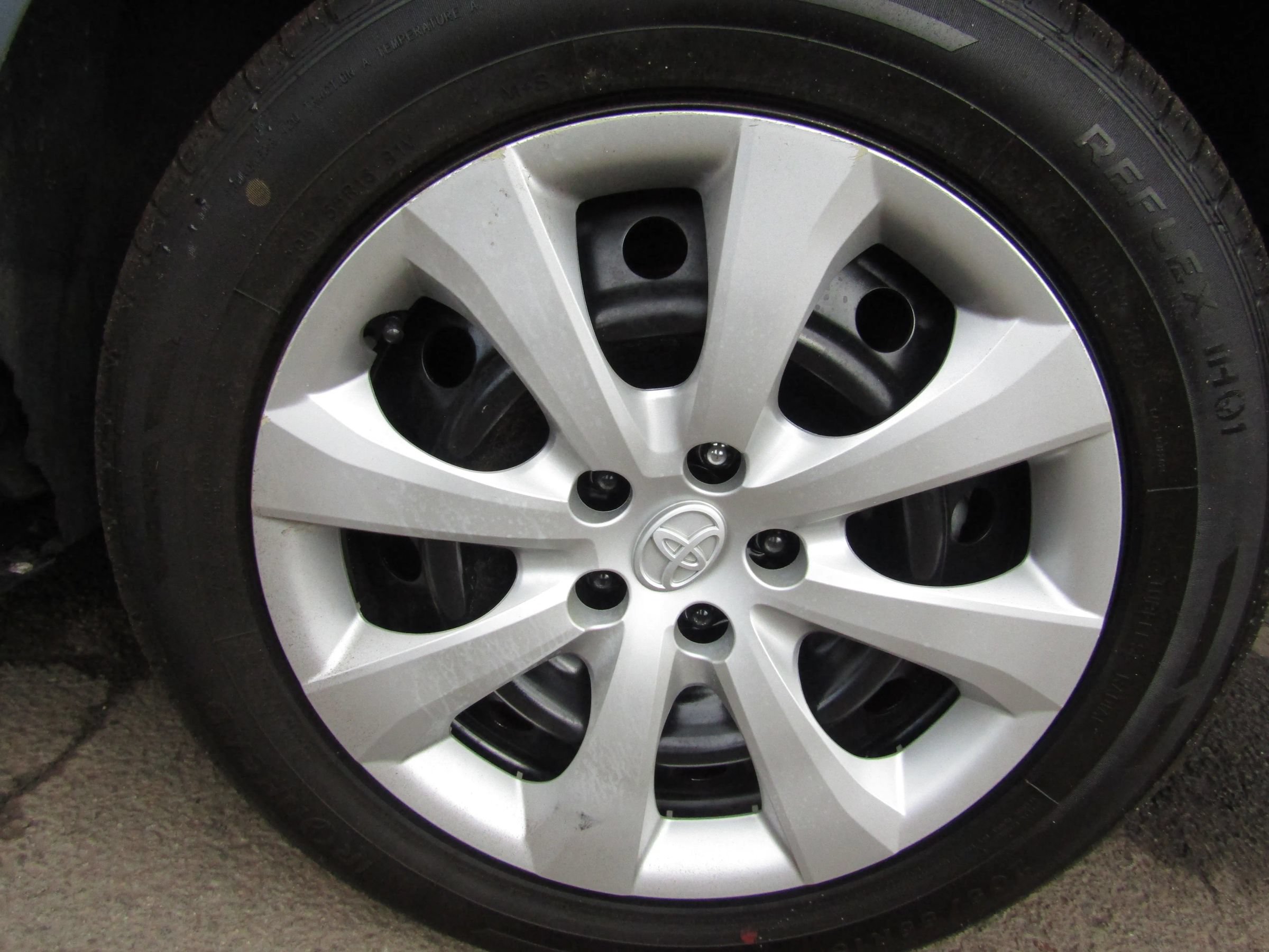 Used 2020 Toyota Corolla LE FWD image 25