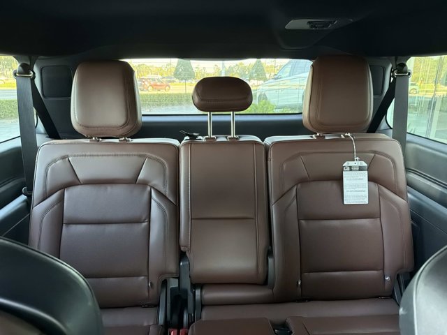 Certified 2026 Lincoln Navigator L Reserve AWD/4WD image 21