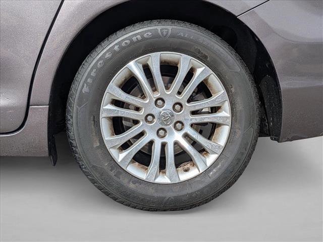 Used 2014 Toyota Sienna XLE image 23