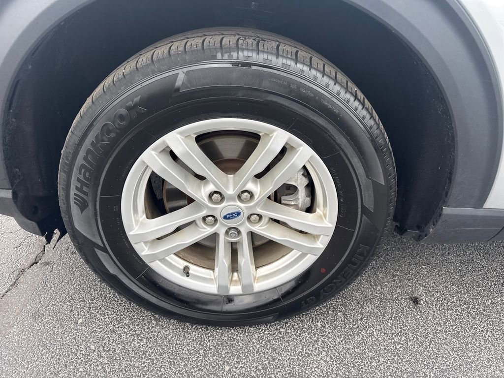 Used 2023 Ford Explorer XLT w/ Equipment Group 202A image 22