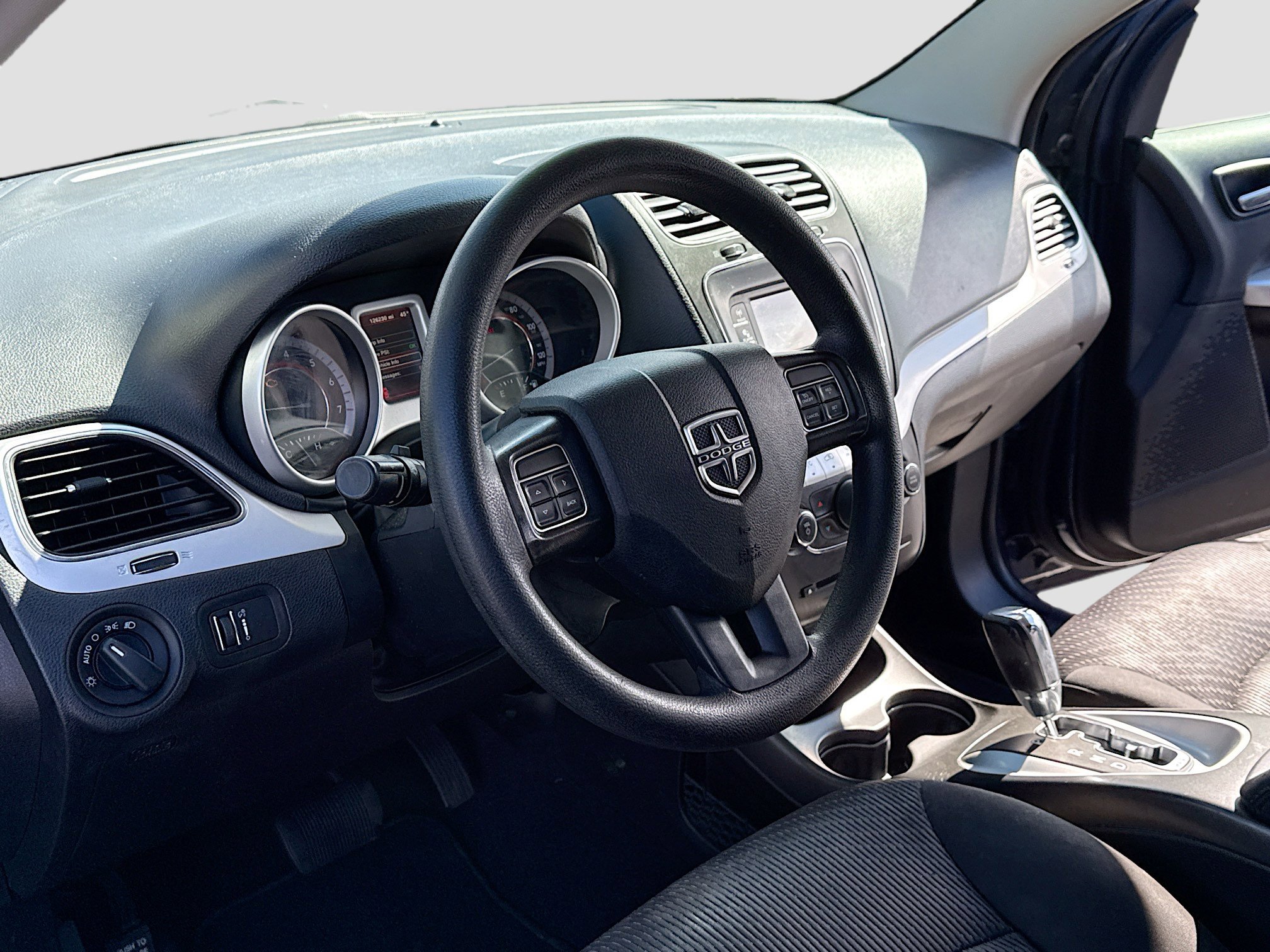 Used 2017 Dodge Journey SE image 4