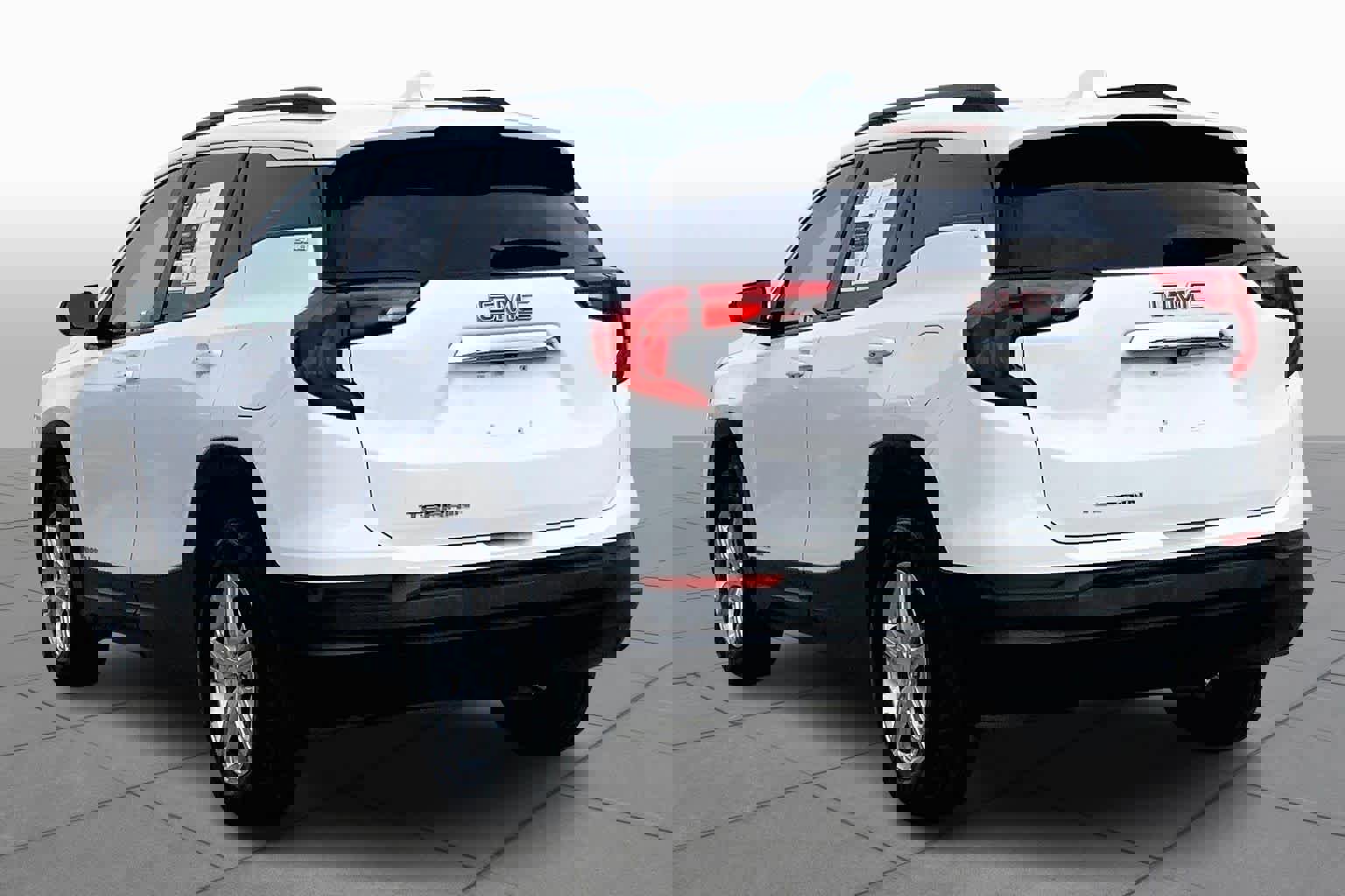 Used 2020 GMC Terrain SLE w/ Driver Convenience Package image 12