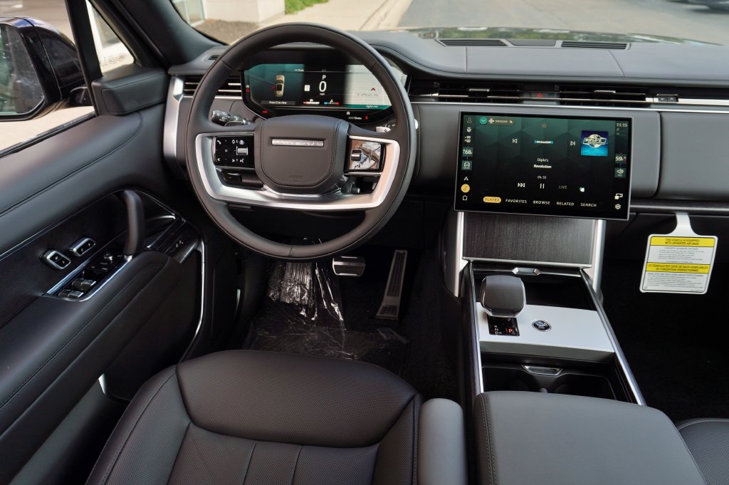New 2026 Land Rover Range Rover SE AWD/4WD image 13