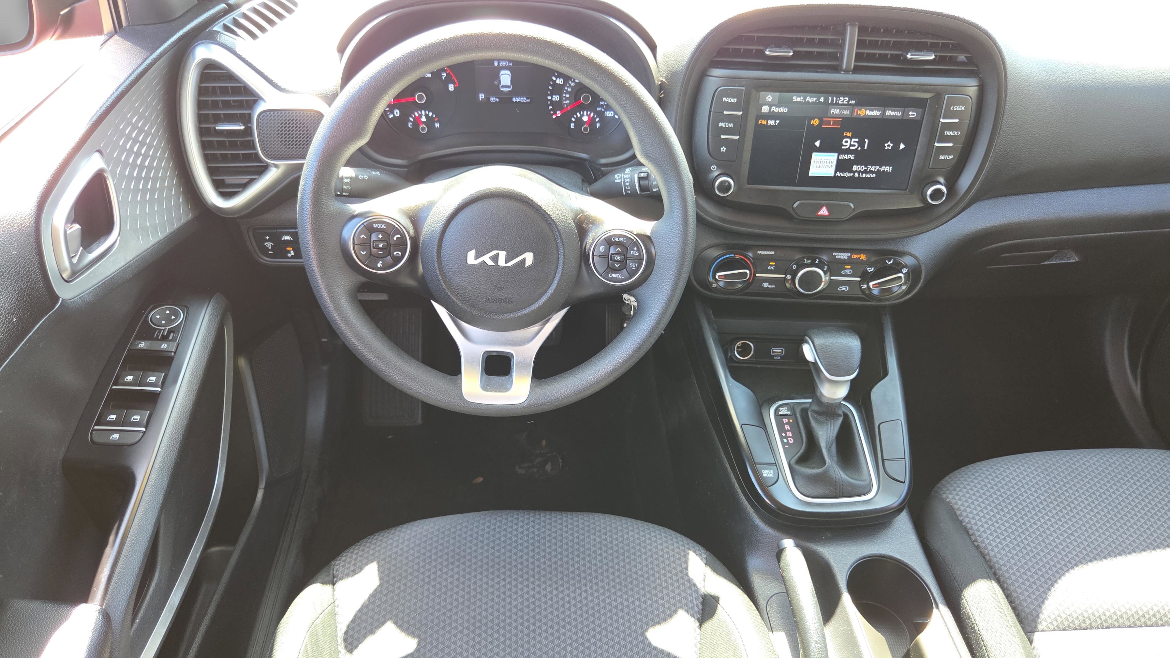 Used 2022 Kia Soul LX w/ Technology Package FWD image 12