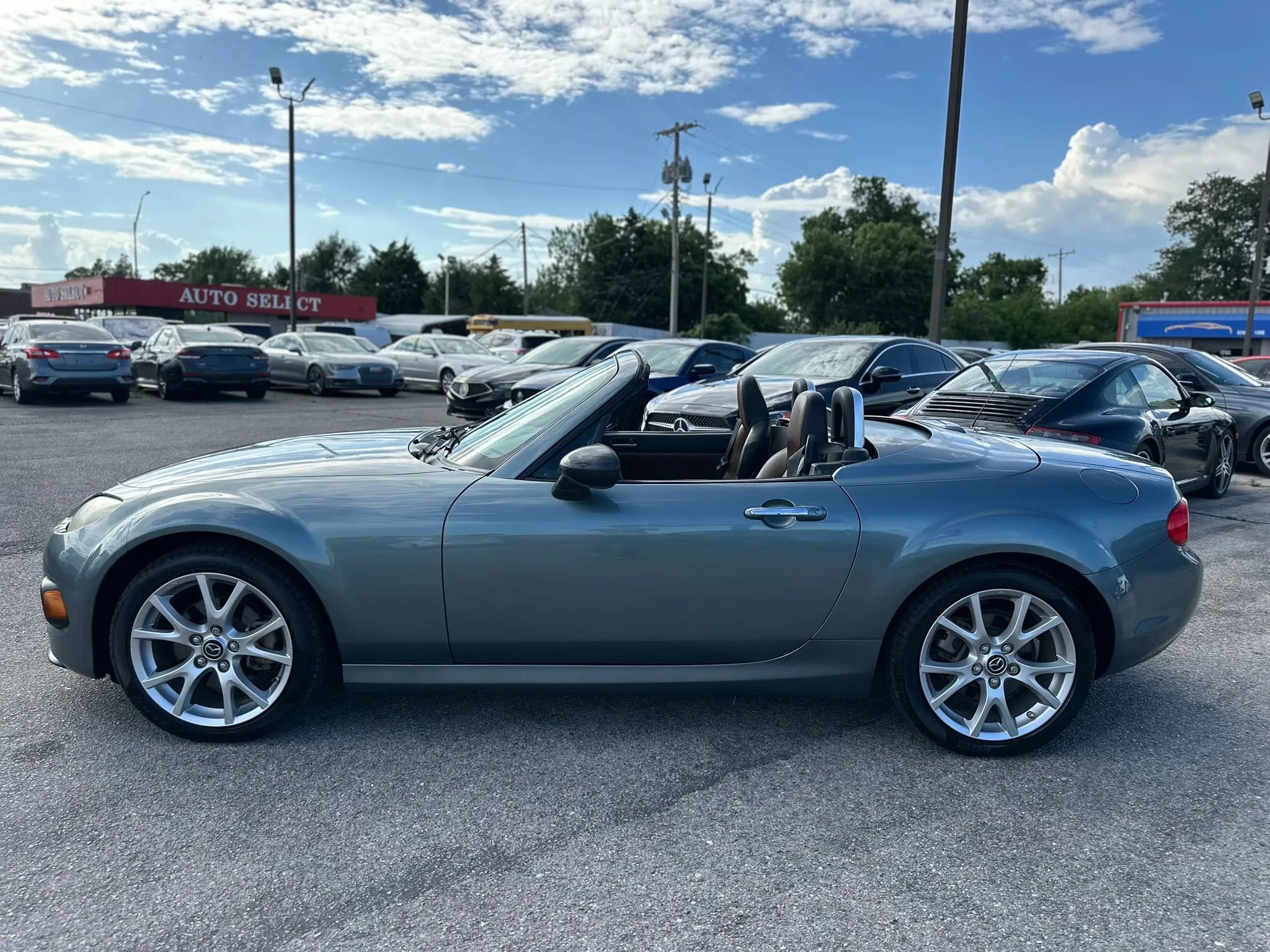 Used 2013 MAZDA MX-5 Miata Grand Touring RWD image 16