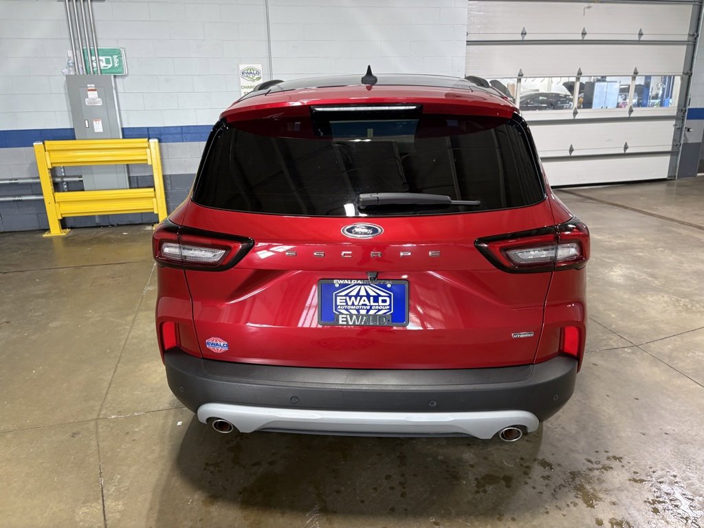 Certified 2024 Ford Escape Base image 7