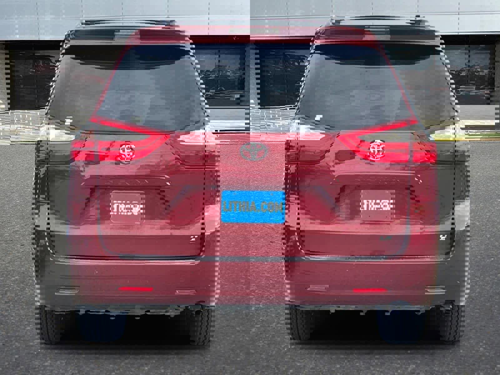 Used 2017 Toyota Sienna LE image 8